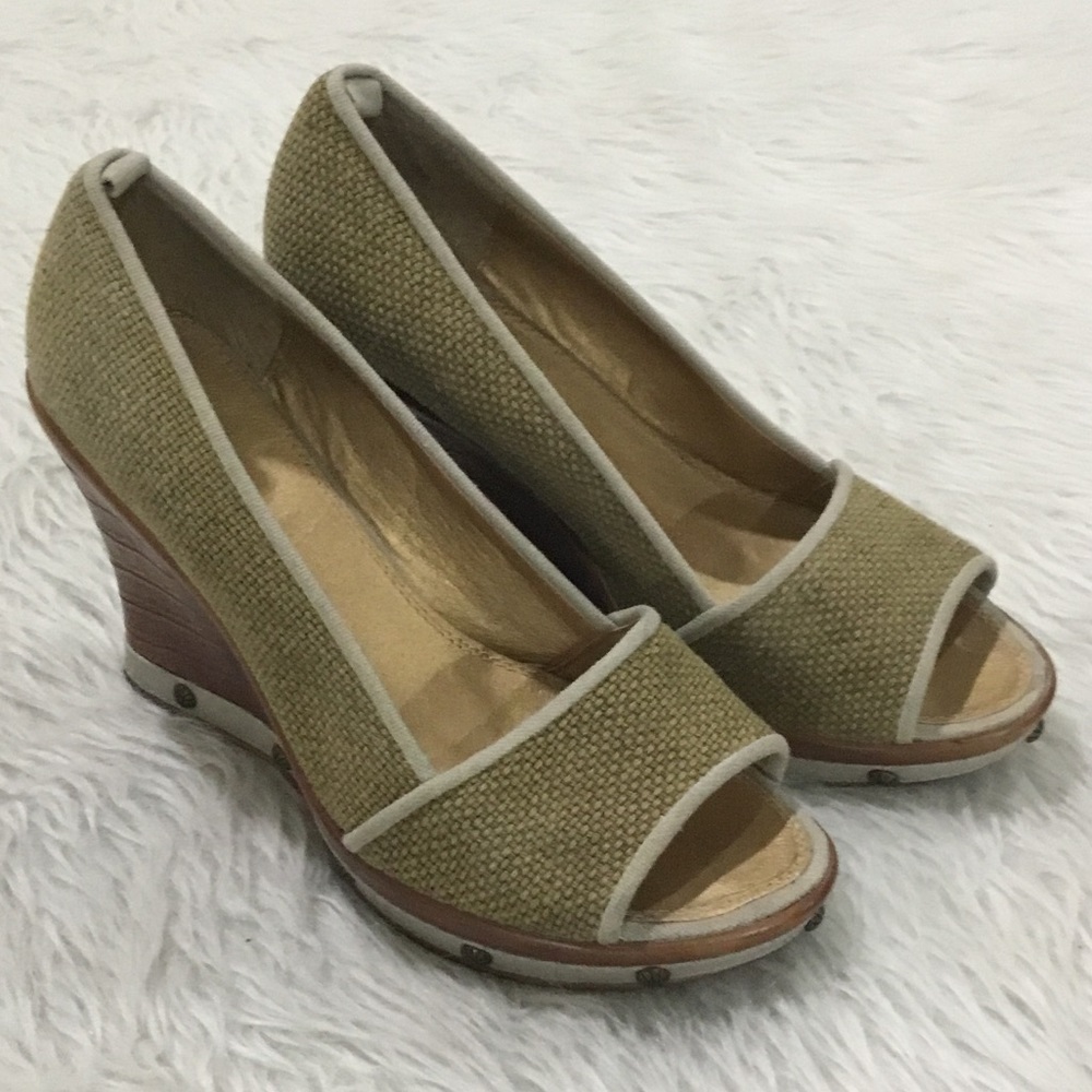 Go max brown wedge shoes